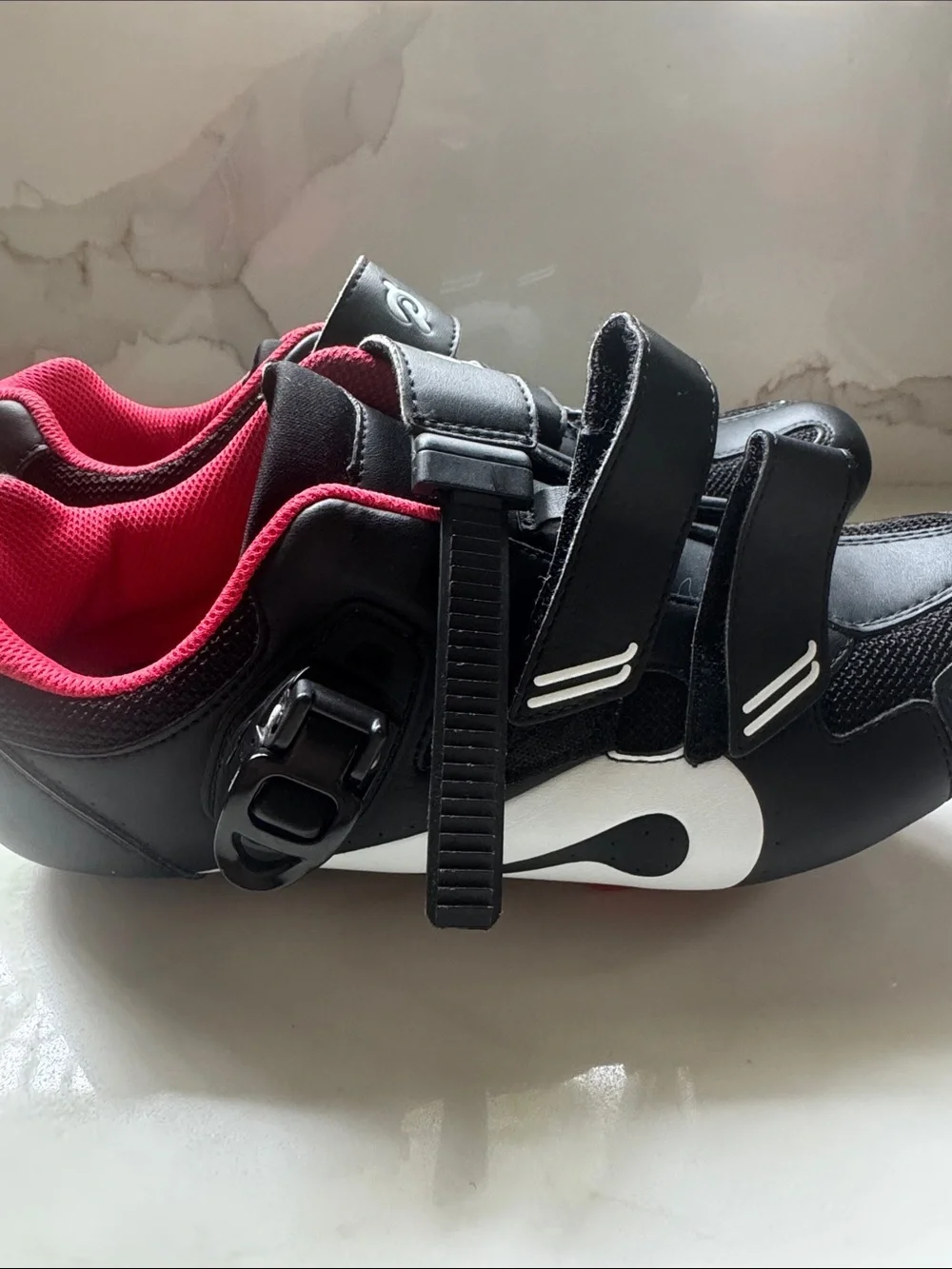 Peloton Adult size 44 Black & Red Cycling Sneakers excellent condition no box